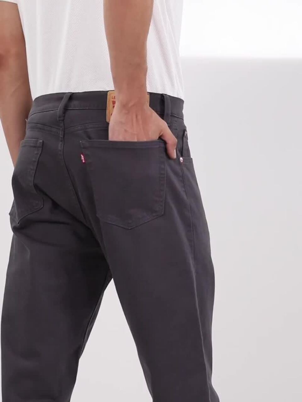 Buy Levis Men 550'92 Relaxed Fit Light Fade Stretchable Jeans