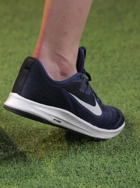 Nike downshifter 8 on feet best sale