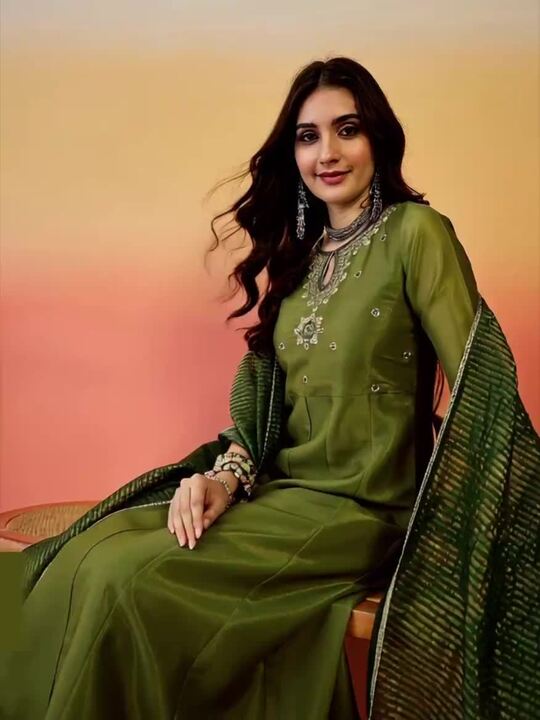 green emerald velvet dress 3 Pc Bottle Green Readymade Silk Dupatta Suit Set