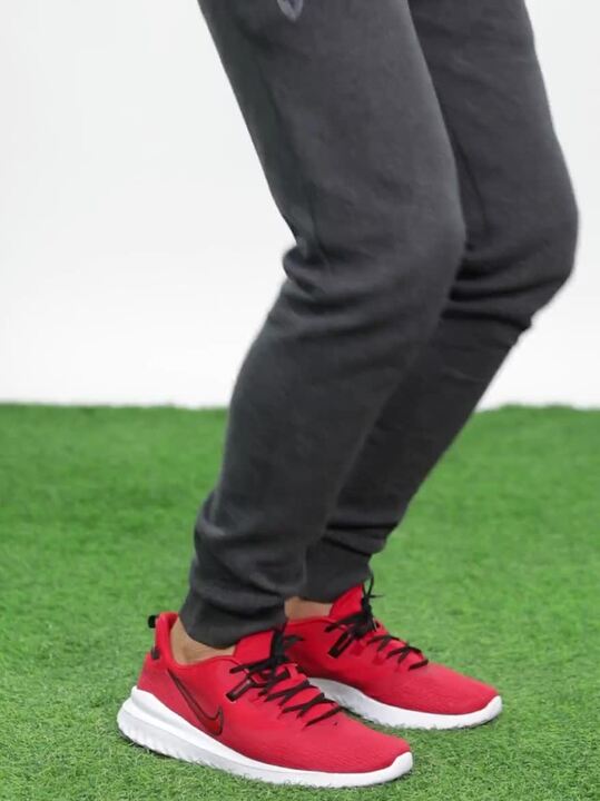 nike renew rival on feet