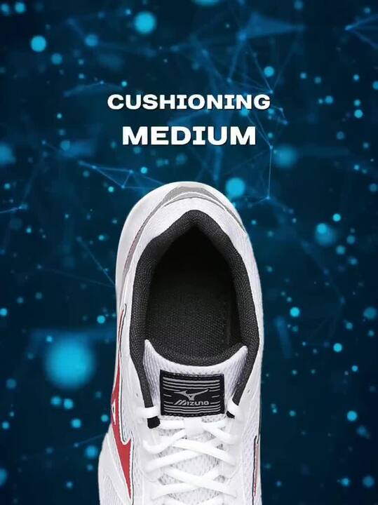 Buy Mizuno Men White Maximizer 18 Running Shoes Sports Shoes for