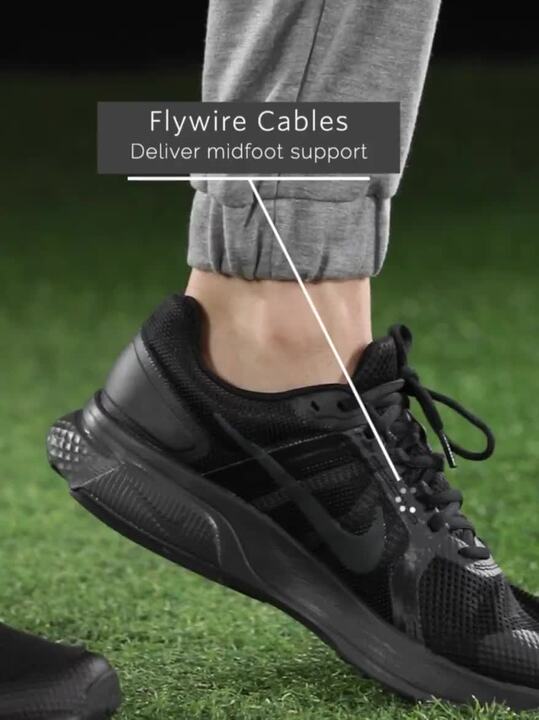 nike run swift all black