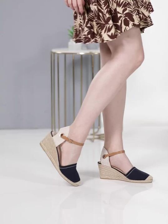 Buy DOROTHY PERKINS Women Navy Blue Off-White Wide Fit Solid