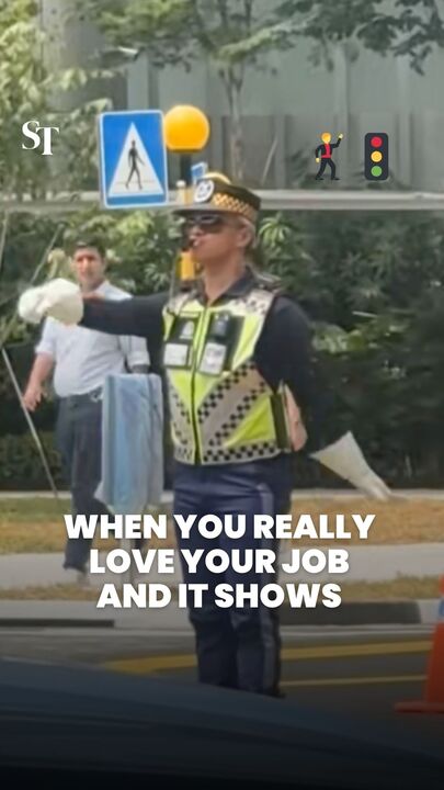 When you really love your job and it shows 🕺🚦