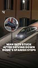 O homem fica preso depois de dirigir a Mercedes pelos passos espanhóis de Roma