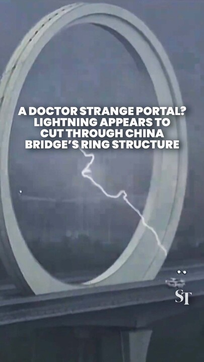 Lightning appears to cut through ring structure on Liangmeng Bridge in China