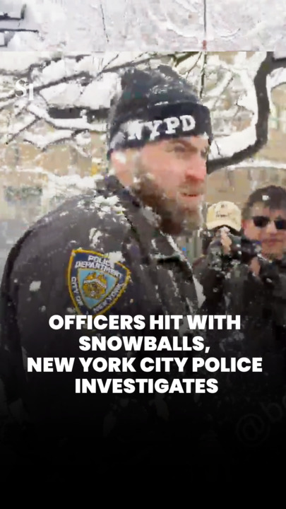 New York City police investigating after officers hit with snowballs