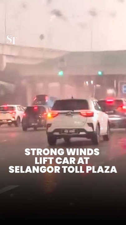 Strong winds lift car at Selangor toll plaza