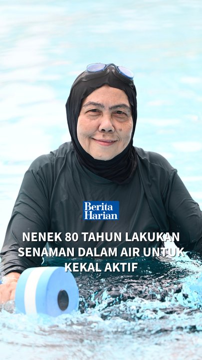Nenek 80 tahun lakukan senaman dalam air untuk kekal aktif
