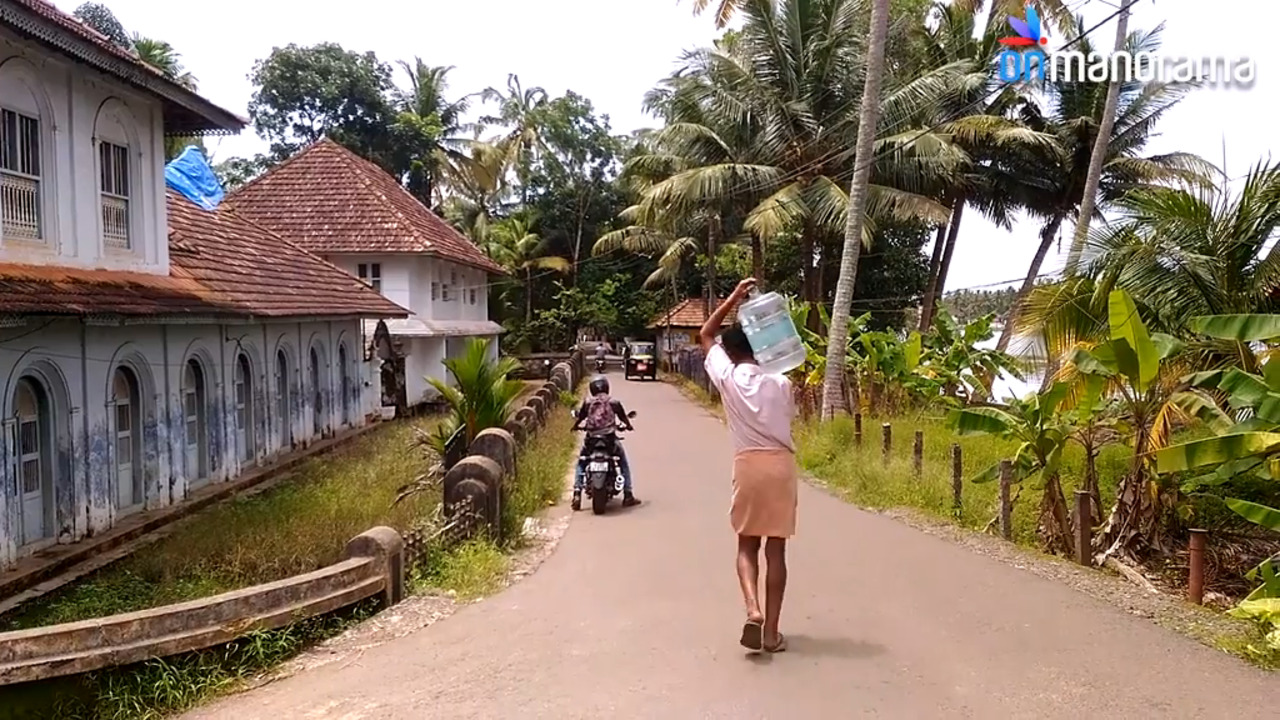 Neck-deep in water, but thirsty like in a desert | Video | Kuttanad |  Alappuzha | Kumarakom | backwaters | Latest Kerala News | Onmanorama