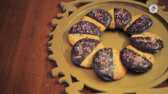 Diwali Treats – Belgian chocolate dipped chocolate chip cookie